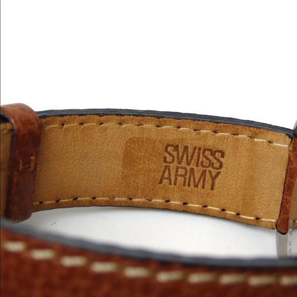 Swiss military quartz watch - Picture 5 of 7